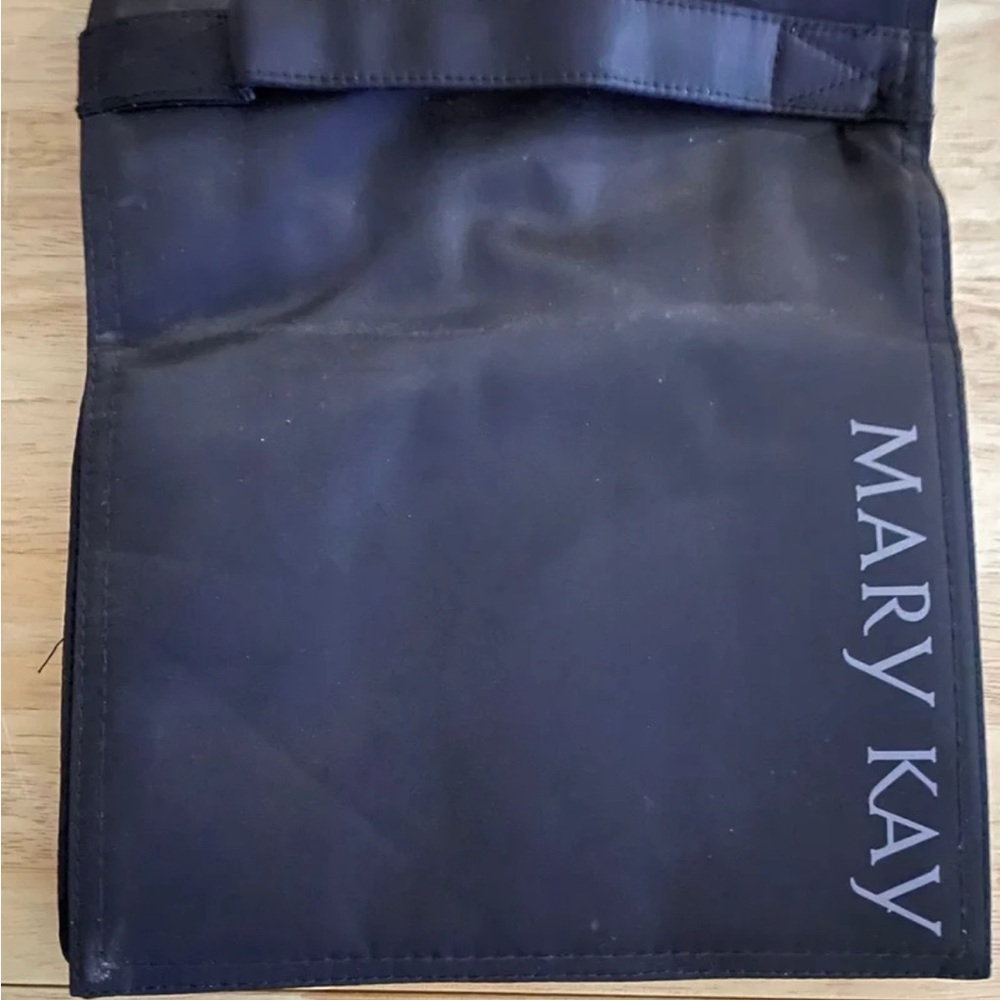 MARY KAY TRAVEL MAKEUP BAG